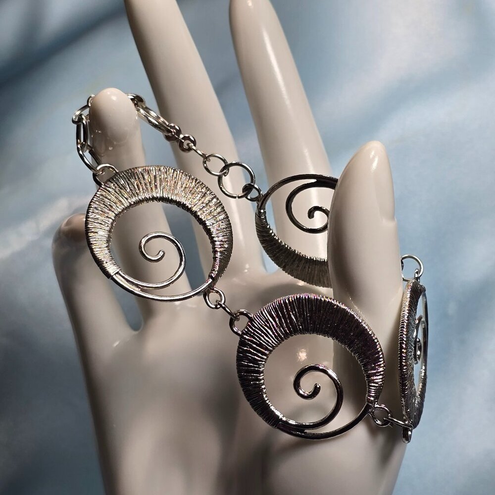 Silvertone Bracelet Rip Wave / Crescent Moon Spring Ring Clasp (BL-07)